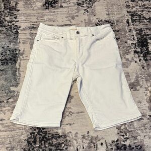 Women’s Levi's White Jean Shorts like new size 29